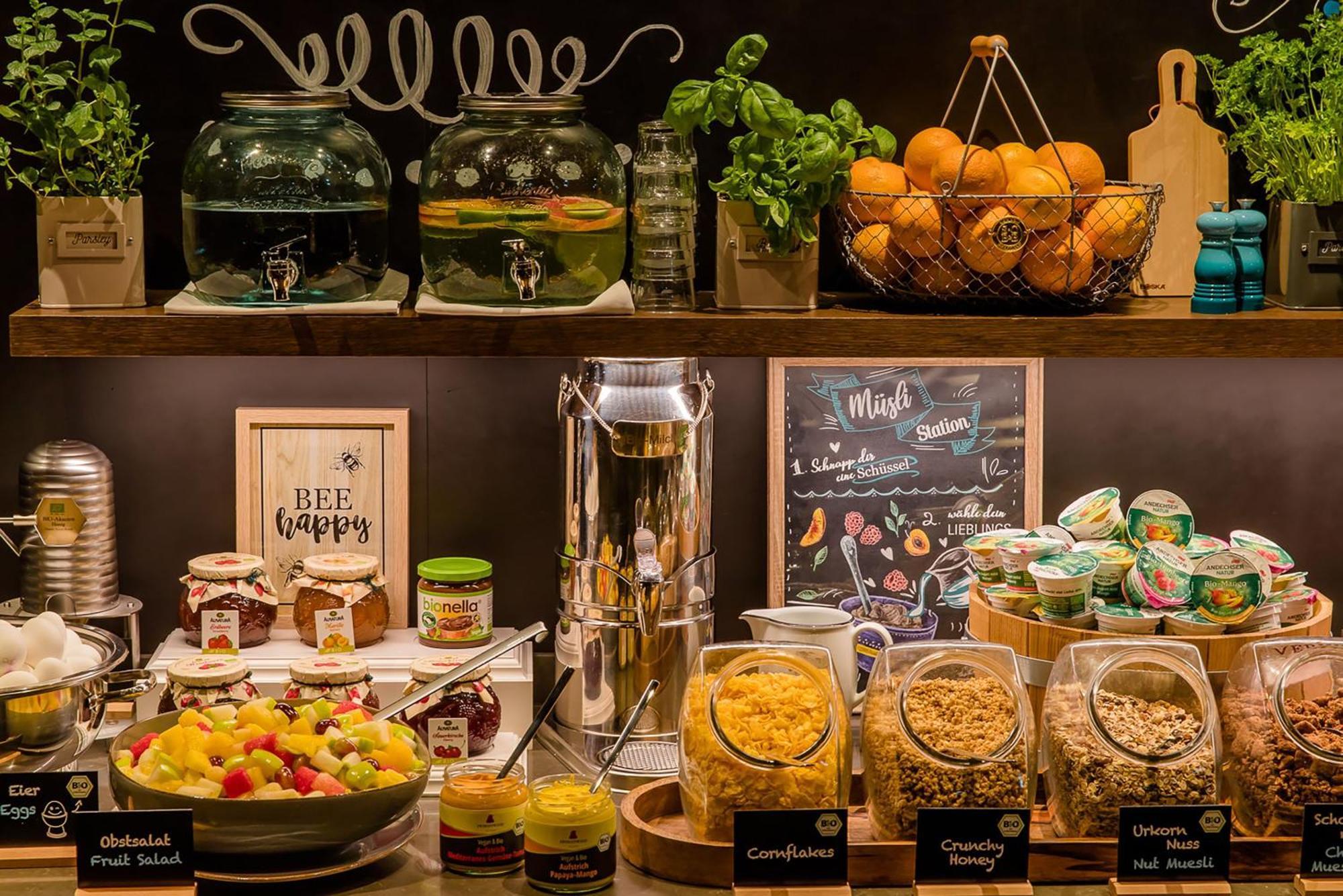 Motel One Stuttgart-Bad Cannstatt Экстерьер фото
