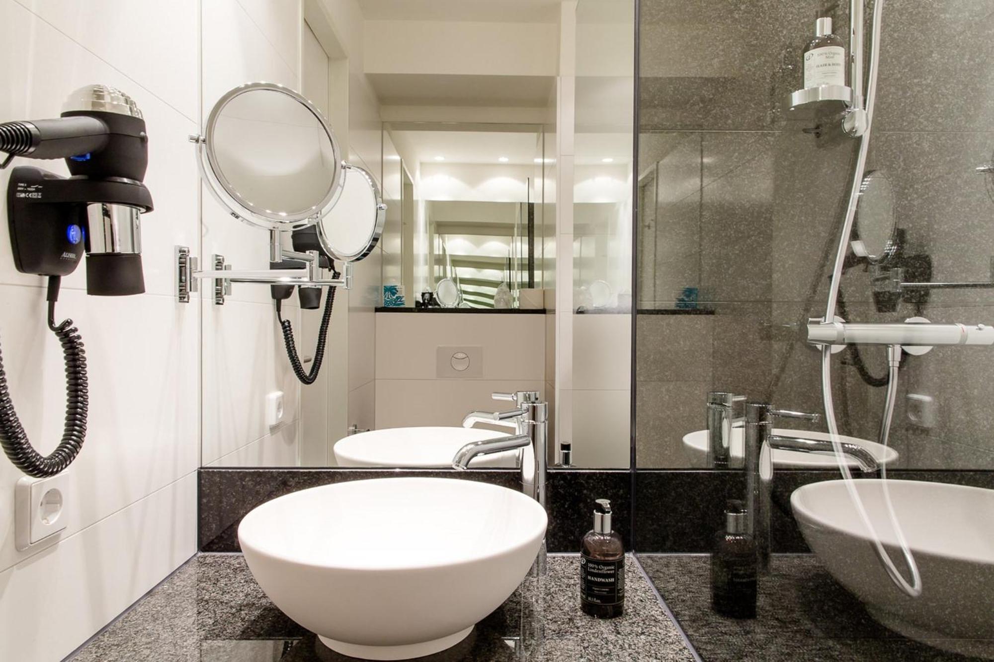 Motel One Stuttgart-Bad Cannstatt Экстерьер фото